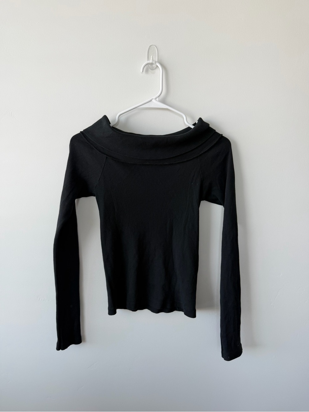 John Galt Black Off the Shoulder Foldover Long Sleeve Top One Size